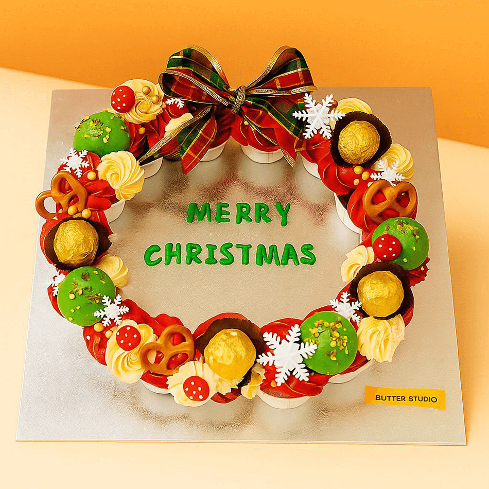 Christmas Wreath Pull-apart Cupcakes